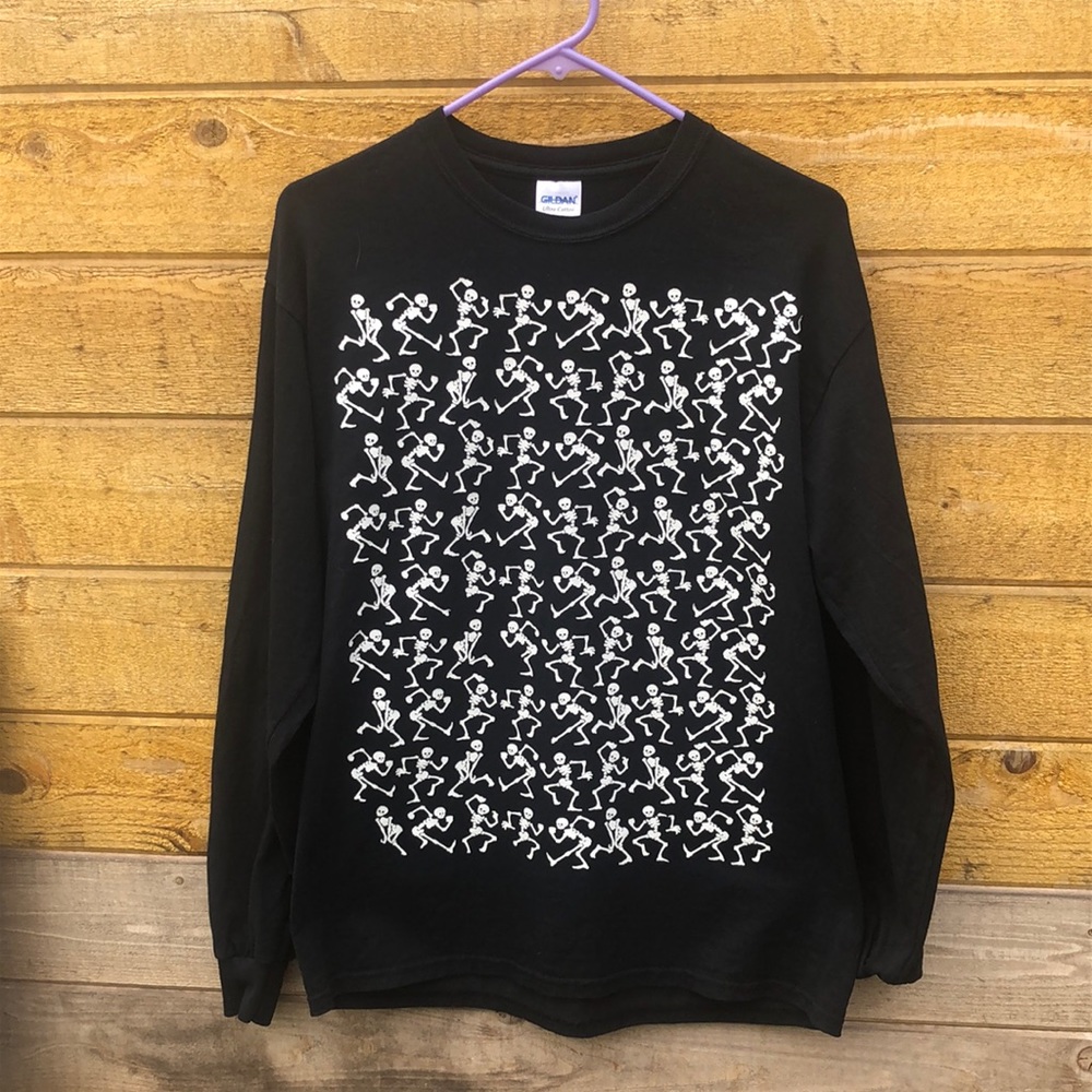 Dancing skeletons tee